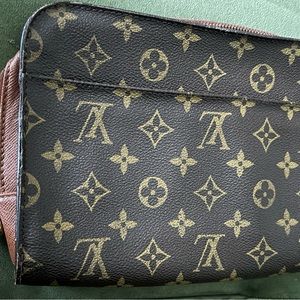 Louis Vuitton vintage Orsay clutch